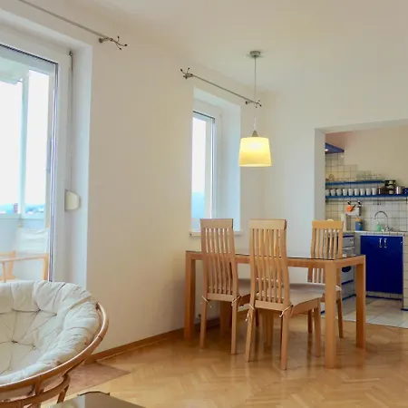 Charming Near City Center Apartment Laibach